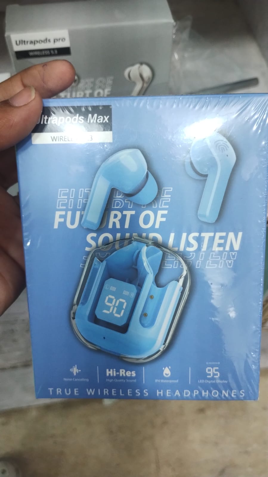 ULTRAPODS PRO WIRLESS EARBUDS FUTUR OF SOUND LISTEN